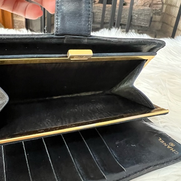 Chanel bifold wallet - Picture 15 of 16